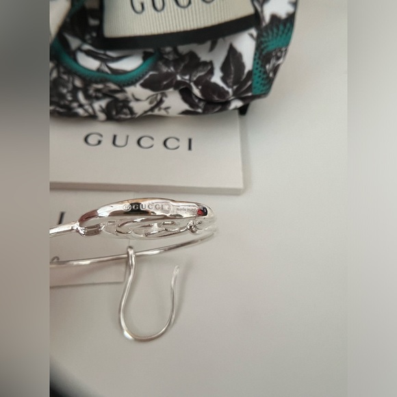 NIB GUCCI GG Britt 925 Silver Hoop Earrings w/ Pouch - Picture 12 of 15